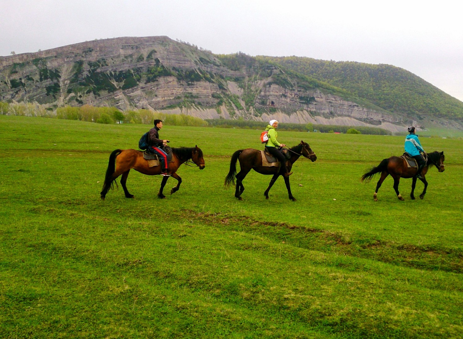 Экскурсии + кони + сплав = отличные выходные!